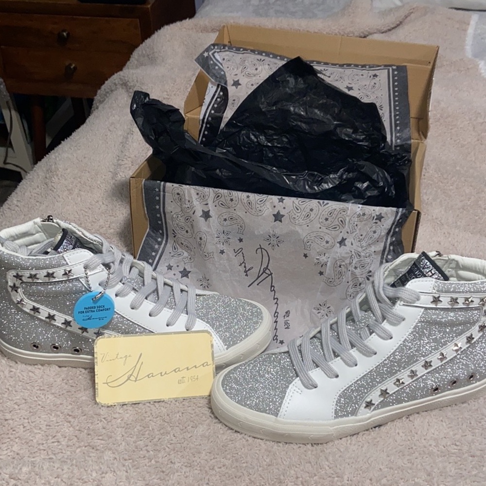 NEW! Marinette Silver Sneakers 👟